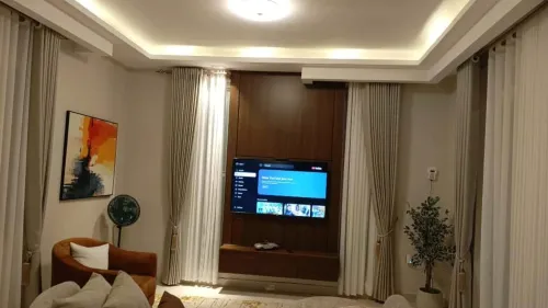 deluxe-suite-living3